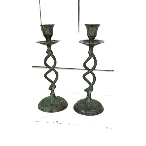 Vintage metal ornate pillar candle holder candlesticks set of 2 - Picture 3 of 6